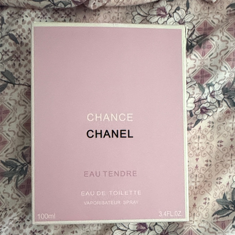 CHANEL Chance Eau Tendre in Soft Pink